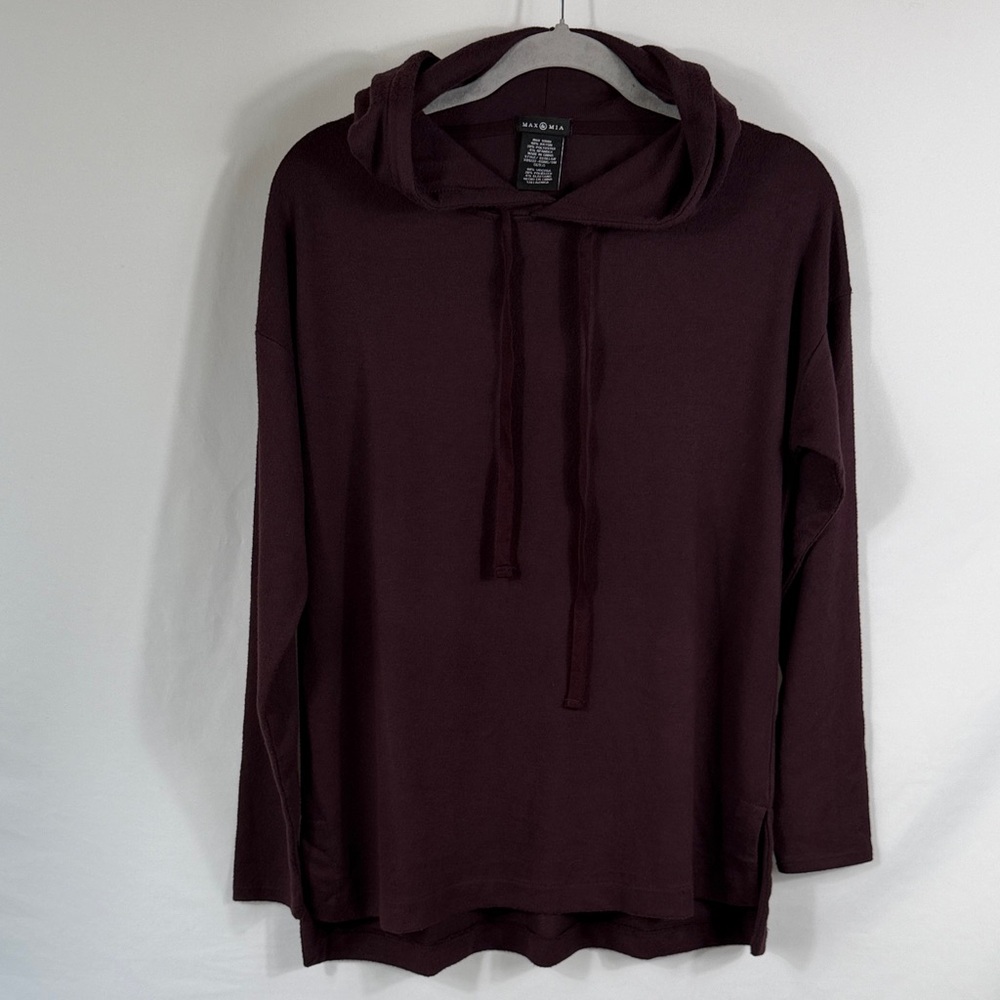 Max & Mia Burgundy Hooded Sweatshirt Size Small. Super Soft Material‎